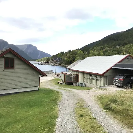 Seaside 3-bedroom House Feriehus