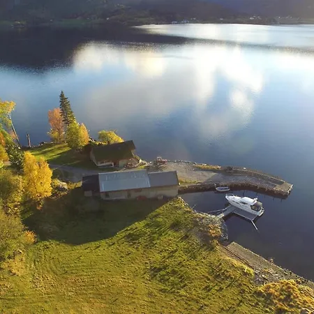 Seaside 3-bedroom House Svelgen