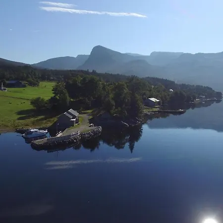 Seaside 3-bedroom House * Svelgen