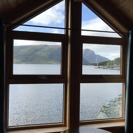 Seaside 3-bedroom House * Svelgen