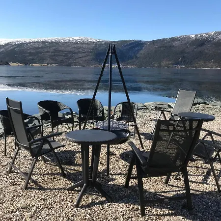 Seaside 3-bedroom House Svelgen