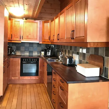 Seaside 3-bedroom House Feriehus